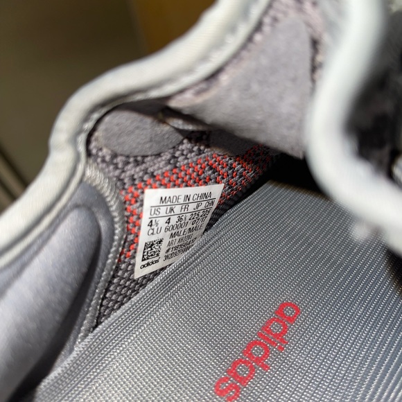 Adidas Yeezy Boost 350 V2 - Picture 10 of 11